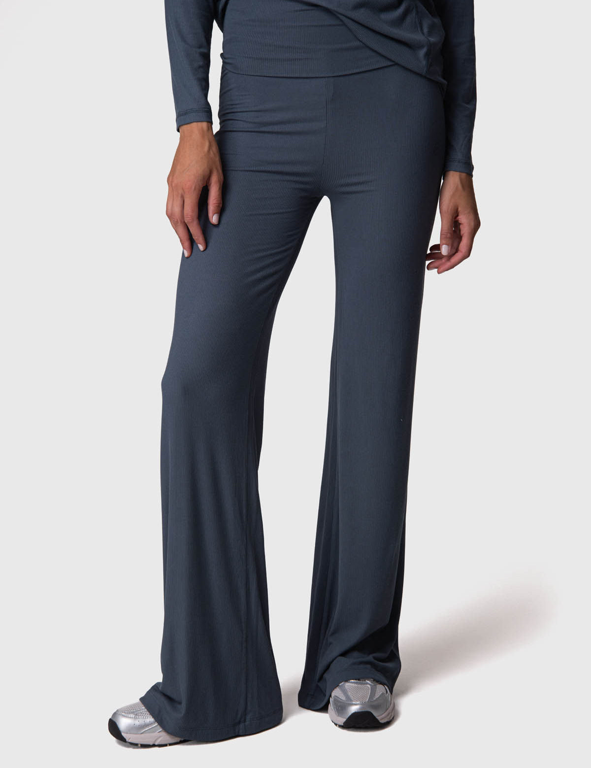 Pantalon Modal Rib Flare Legg Mujer