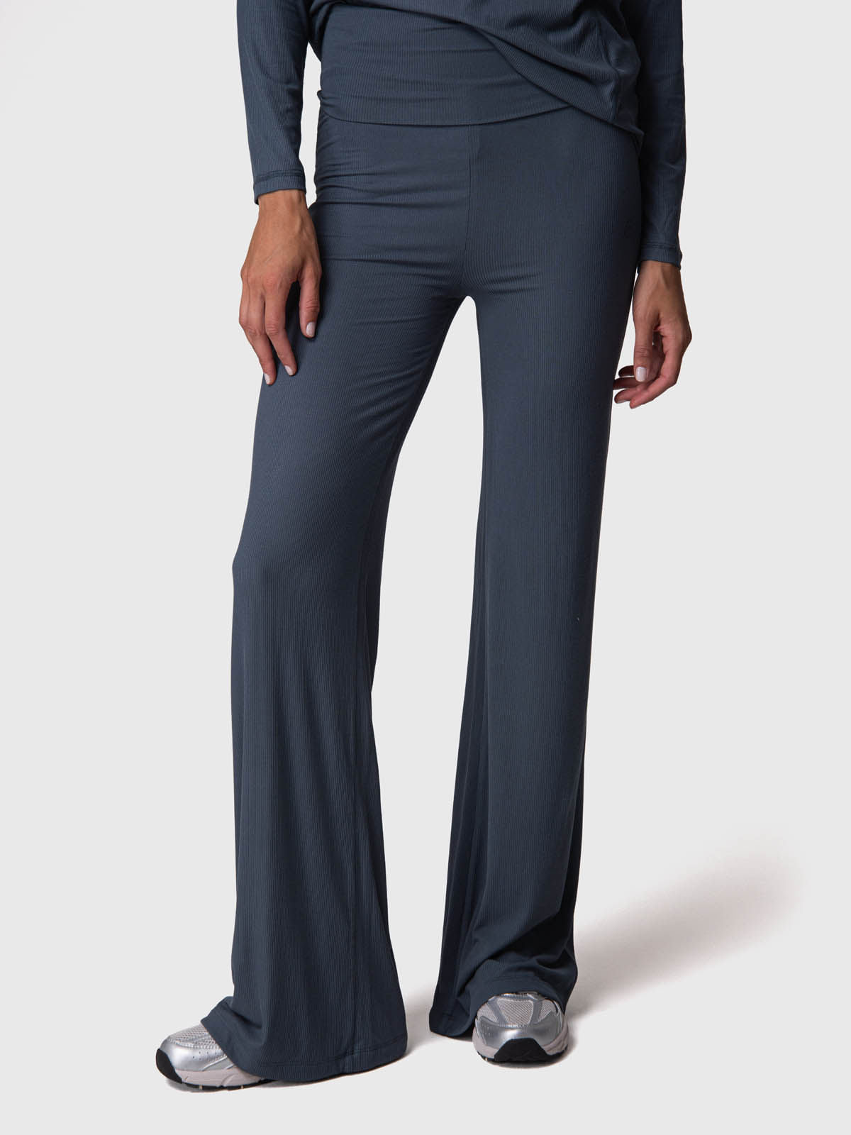 Pantalon Modal Rib Flare Legg Mujer